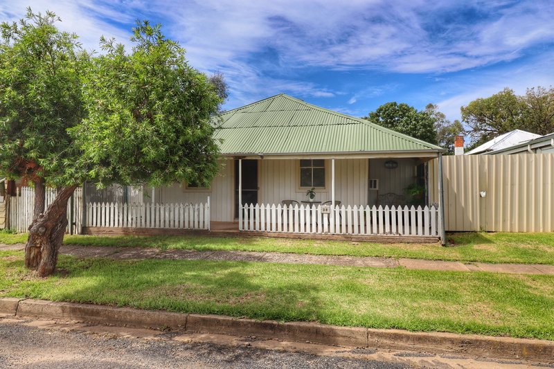 38 Main Street, Gooloogong NSW 2805