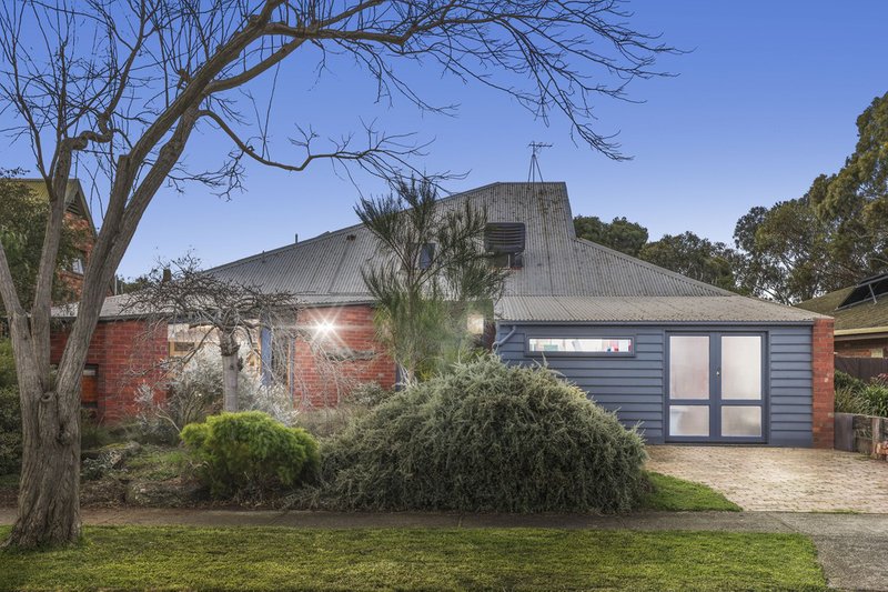 Photo - 38 Manorvale Parade, Werribee VIC 3030 - Image 2