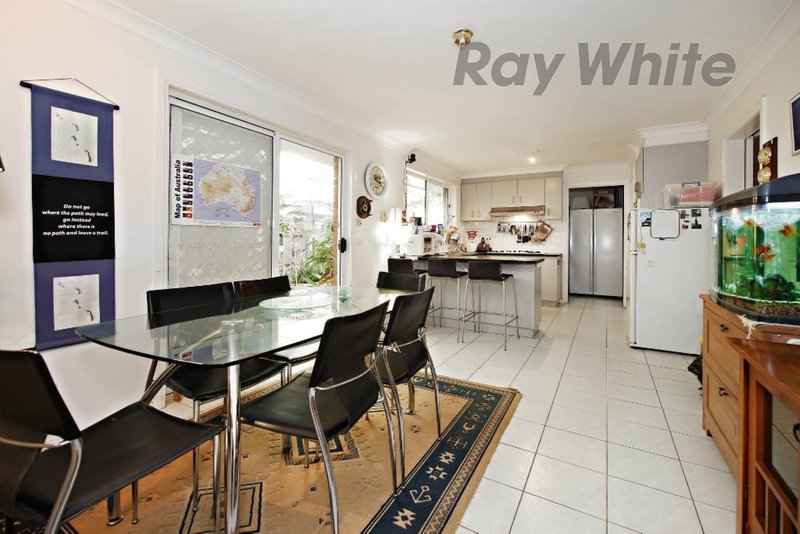 Photo - 38 Maple Crescent, Point Cook VIC 3030 - Image 5