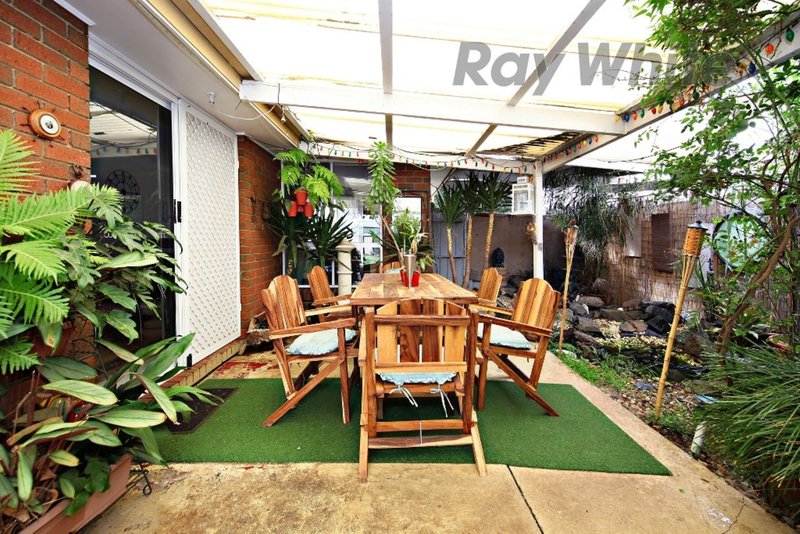 Photo - 38 Maple Crescent, Point Cook VIC 3030 - Image 8