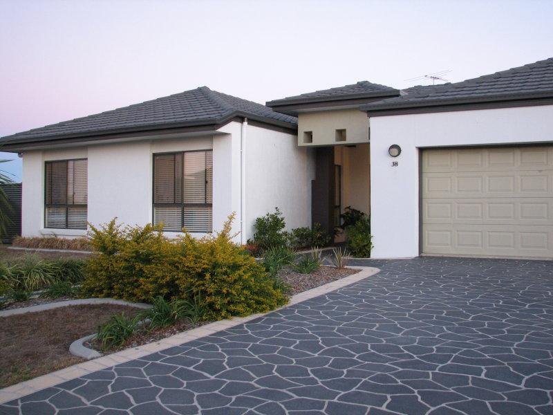 Photo - 38 Marina Boulevard, Banksia Beach QLD 4507 - Image 4