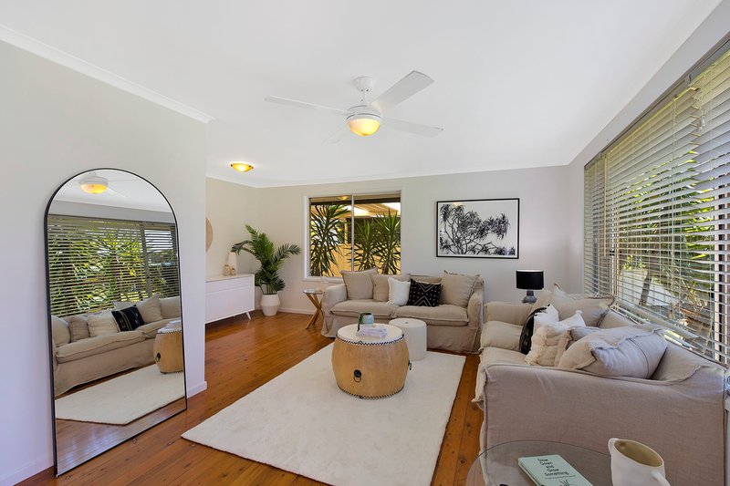 Photo - 38 Marlowe Road, Bateau Bay NSW 2261 - Image 2