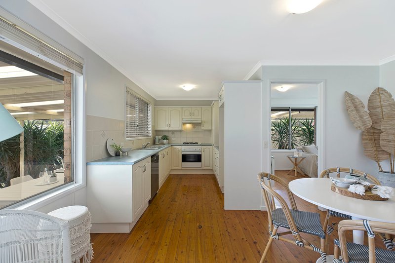 Photo - 38 Marlowe Road, Bateau Bay NSW 2261 - Image 3