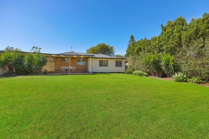 Photo - 38 Marlowe Road, Bateau Bay NSW 2261 - Image 11