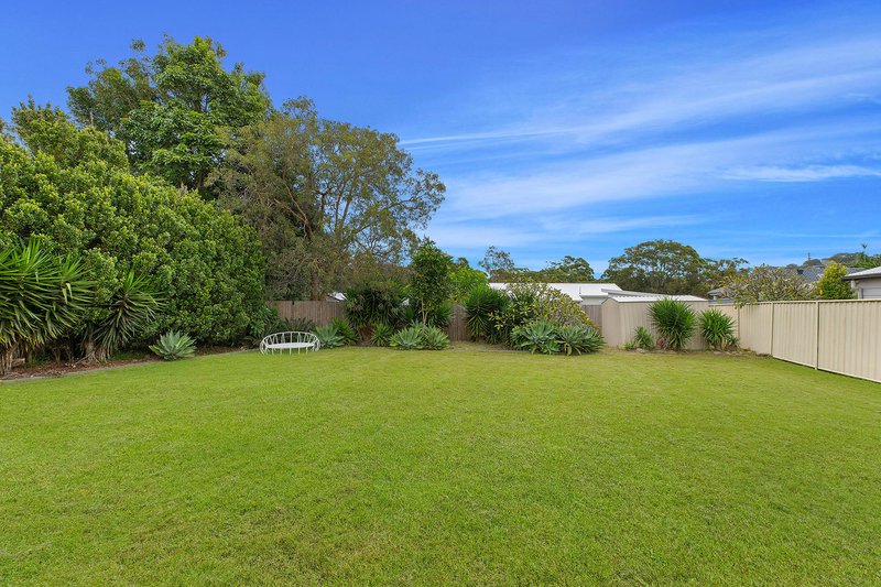 Photo - 38 Marlowe Road, Bateau Bay NSW 2261 - Image 12