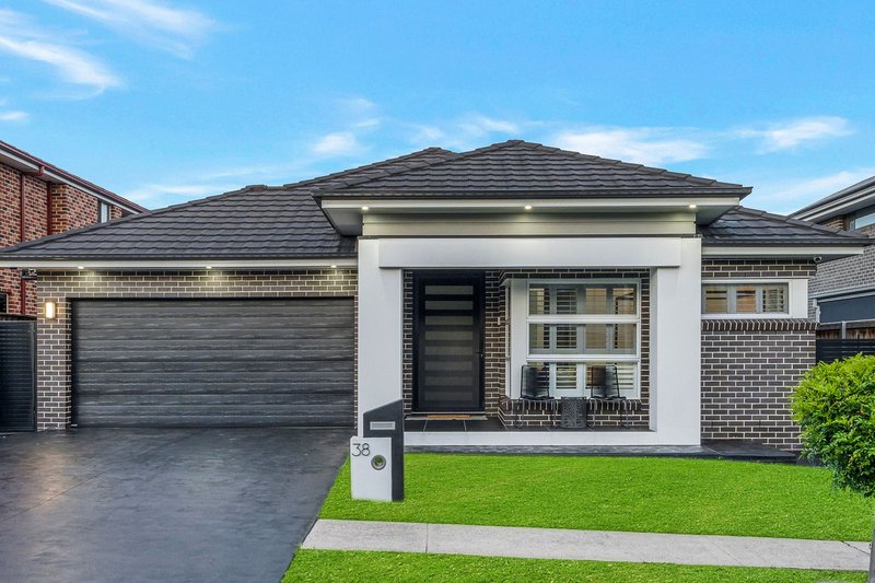 Photo - 38 Mary Wade Place, Carnes Hill NSW 2171 - Image 2