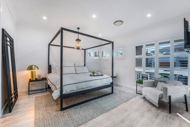 Photo - 38 Mary Wade Place, Carnes Hill NSW 2171 - Image 5