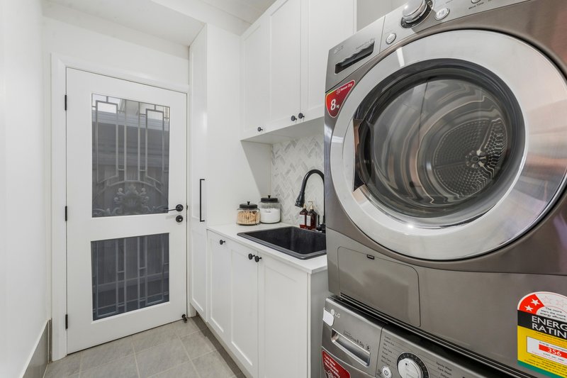 Photo - 38 Mary Wade Place, Carnes Hill NSW 2171 - Image 20