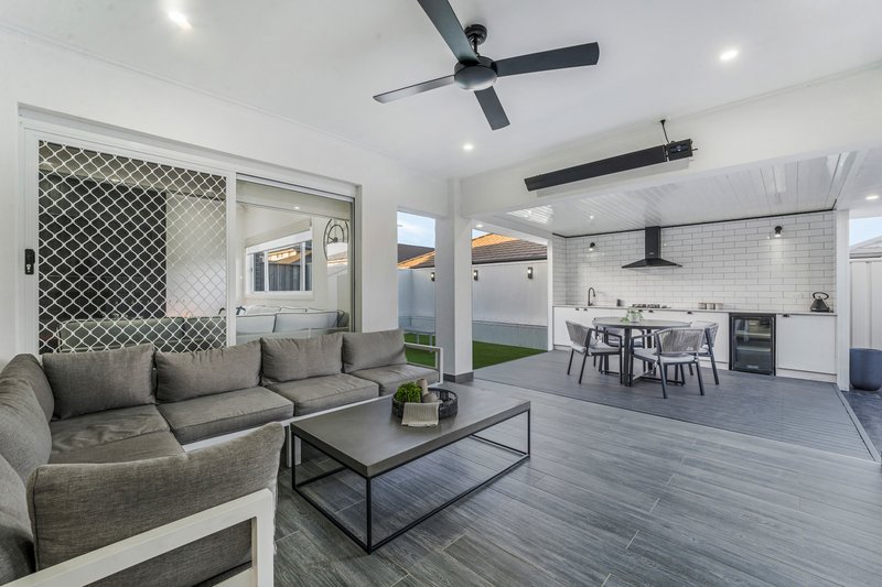 Photo - 38 Mary Wade Place, Carnes Hill NSW 2171 - Image 22