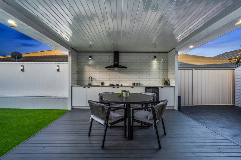 Photo - 38 Mary Wade Place, Carnes Hill NSW 2171 - Image 23