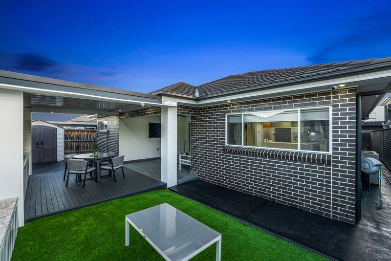 Photo - 38 Mary Wade Place, Carnes Hill NSW 2171 - Image 24