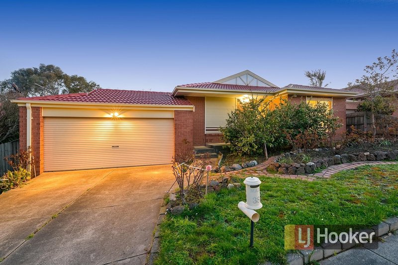 38 Maryrose Crescent, Endeavour Hills VIC 3802