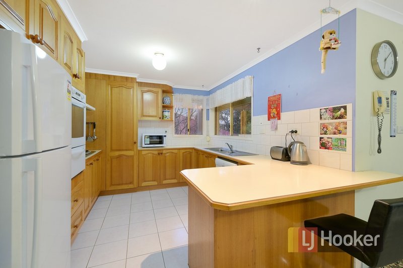 Photo - 38 Maryrose Crescent, Endeavour Hills VIC 3802 - Image 2