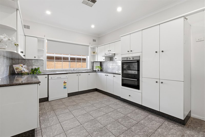 Photo - 38 Mazarin Street, Riverwood NSW 2210 - Image 6