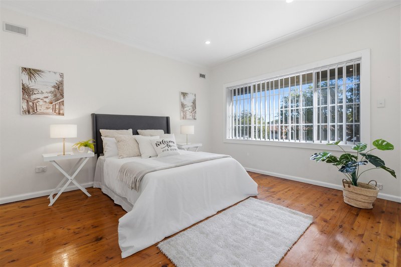 Photo - 38 Mazarin Street, Riverwood NSW 2210 - Image 9