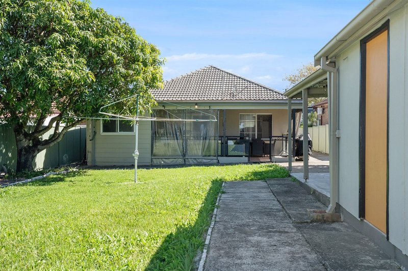 Photo - 38 Mazarin Street, Riverwood NSW 2210 - Image 21