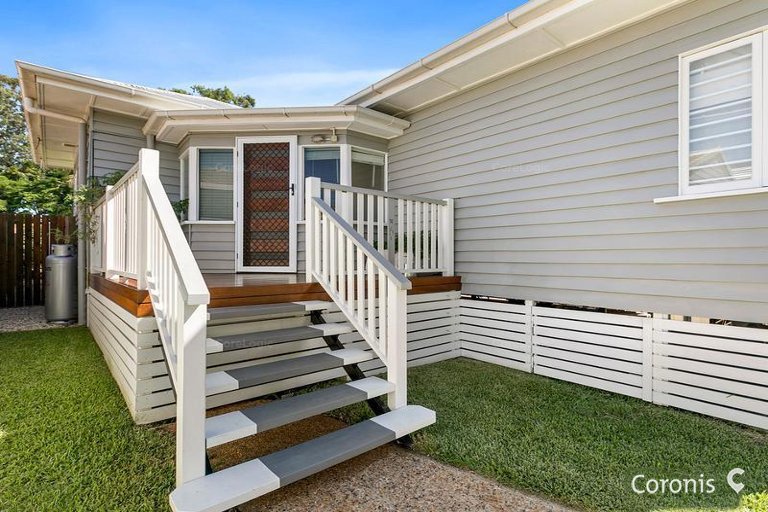 Photo - 38 Mccurley Street, Wynnum West QLD 4178 - Image 1