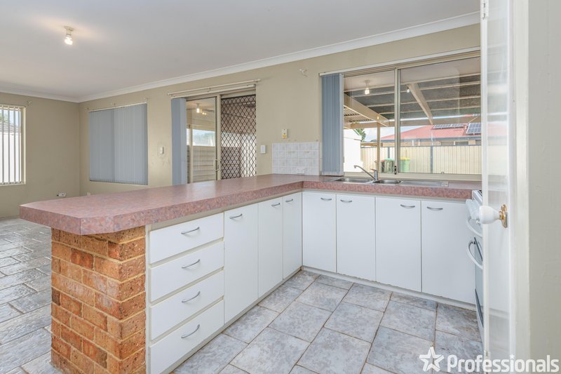 Photo - 38 Menora Loop, Warnbro WA 6169 - Image 3