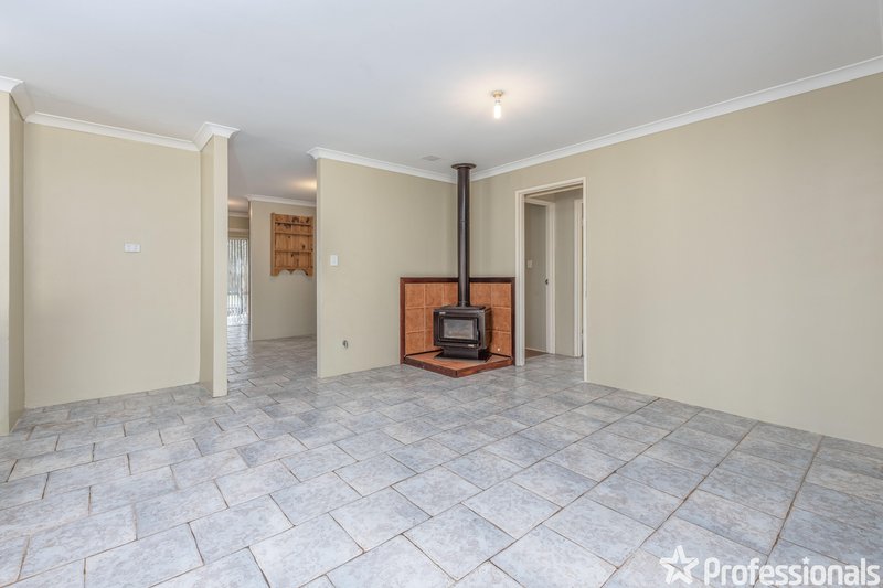 Photo - 38 Menora Loop, Warnbro WA 6169 - Image 6