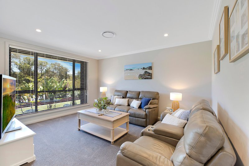 Photo - 38 Mistview Circuit, Forresters Beach NSW 2260 - Image 3