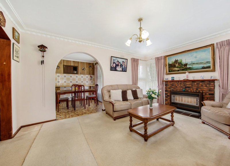 Photo - 38 Moffat Street, St Albans VIC 3021 - Image 2