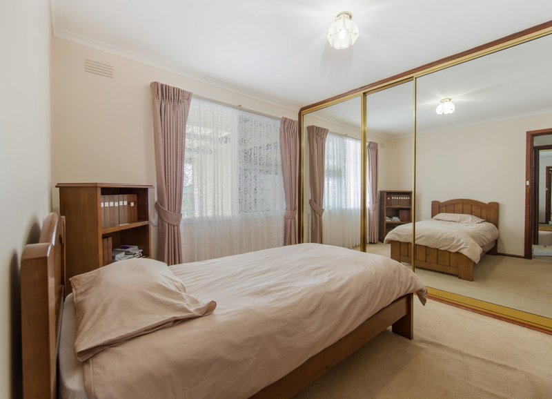 Photo - 38 Moffat Street, St Albans VIC 3021 - Image 5