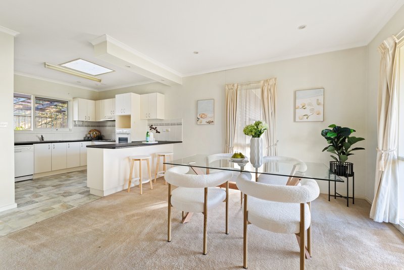 Photo - 38 Monash Drive, Mulgrave VIC 3170 - Image 3