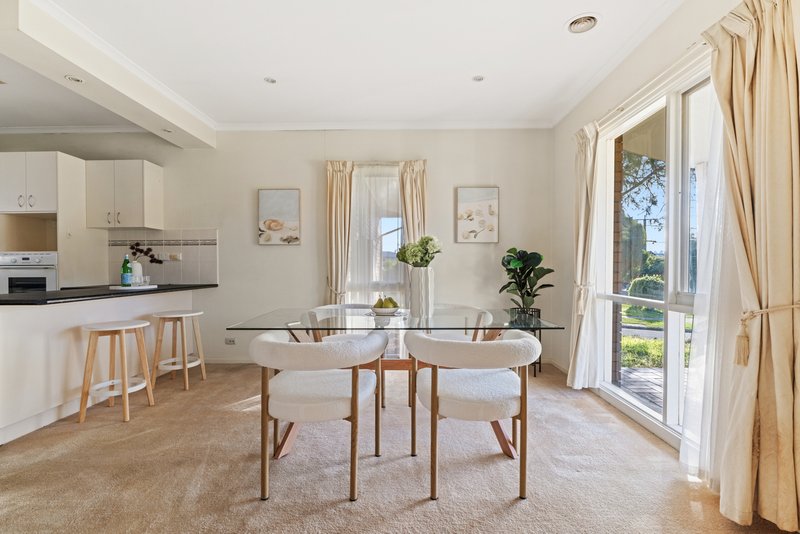 Photo - 38 Monash Drive, Mulgrave VIC 3170 - Image 4