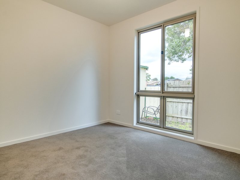 Photo - 38 Narellan Drive, Hampton Park VIC 3976 - Image 11