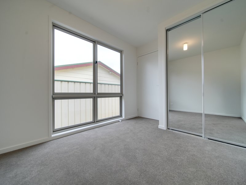 Photo - 38 Narellan Drive, Hampton Park VIC 3976 - Image 12