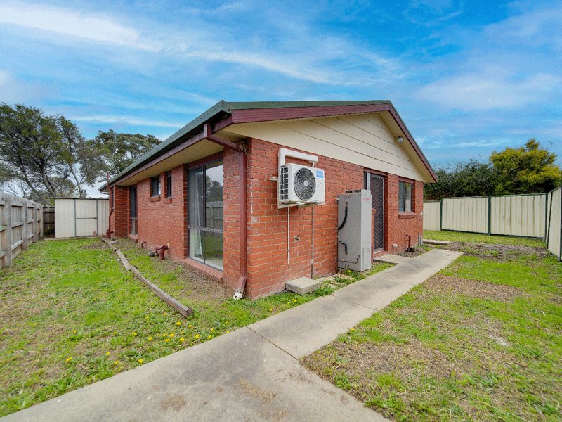 Photo - 38 Narellan Drive, Hampton Park VIC 3976 - Image 14