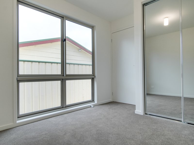 Photo - 38 Narellan Drive, Hampton Park VIC 3976 - Image 20