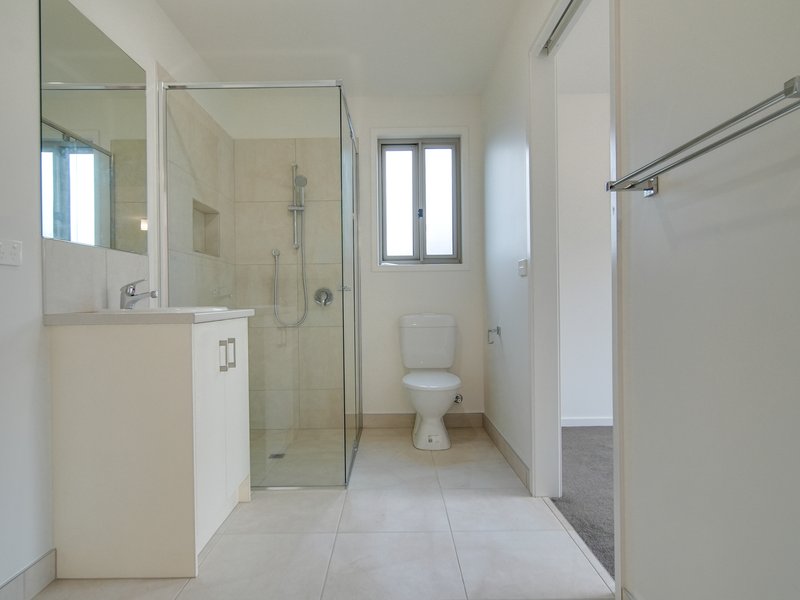 Photo - 38 Narellan Drive, Hampton Park VIC 3976 - Image 21