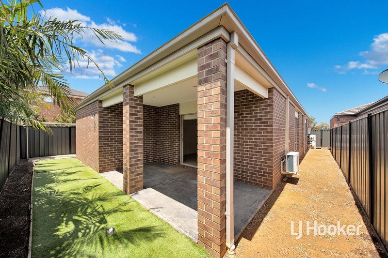 Photo - 38 Neroli Crescent, Truganina VIC 3029 - Image 15