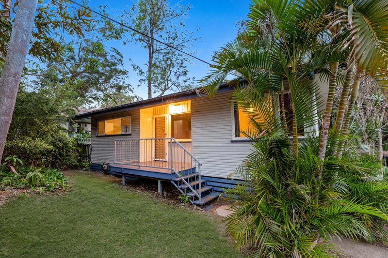 Photo - 38 Normanton Street, Stafford Heights QLD 4053 - Image 2