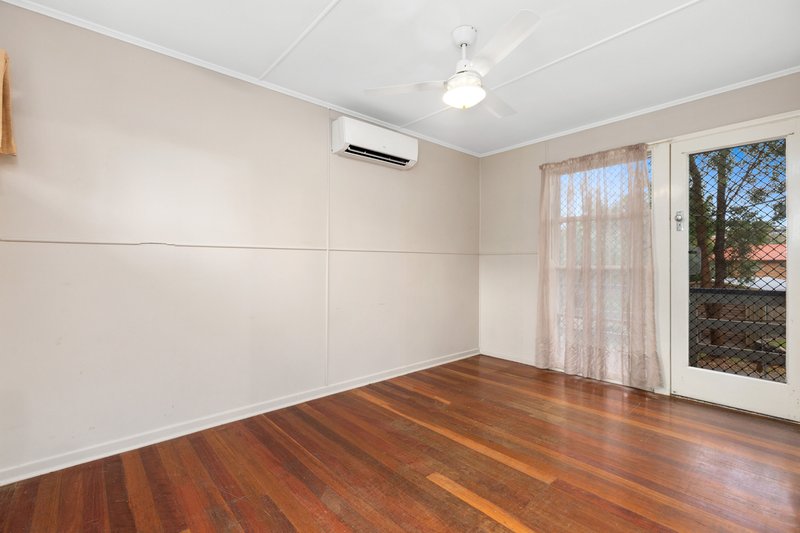 Photo - 38 Normanton Street, Stafford Heights QLD 4053 - Image 4