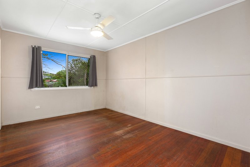 Photo - 38 Normanton Street, Stafford Heights QLD 4053 - Image 7