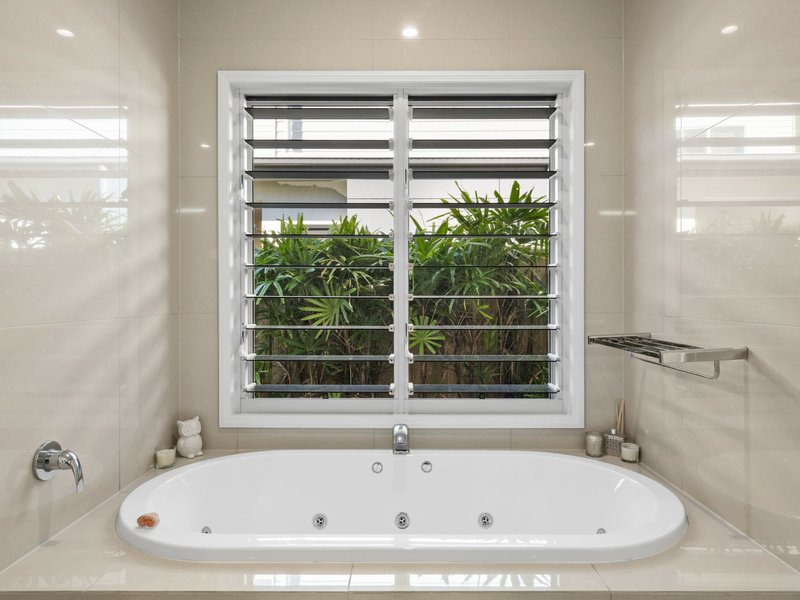 Photo - 38 North Beach Place, Mudjimba QLD 4564 - Image 9