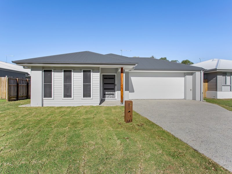 38 Ocean Place, Beachmere QLD 4510