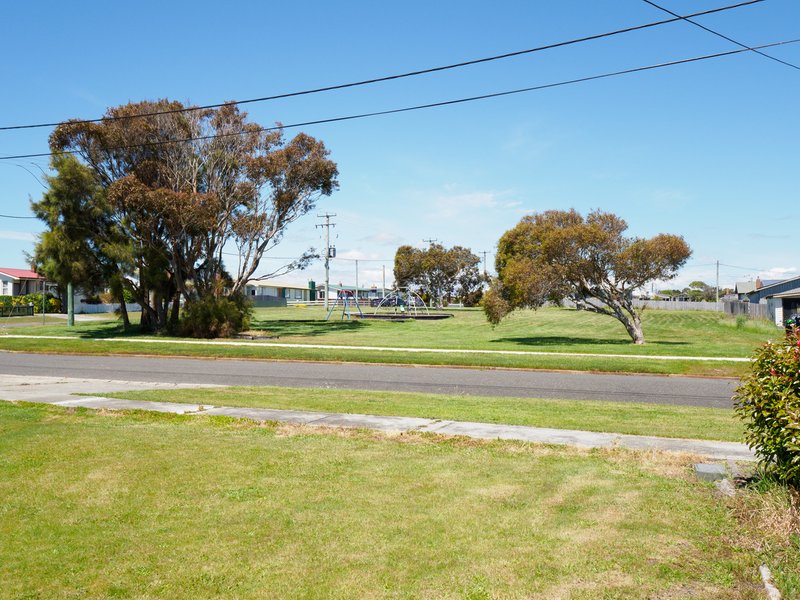 Photo - 38 Parish Crescent, George Town TAS 7253 - Image 11