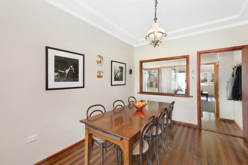 Photo - 38 Parr Avenue, North Curl Curl NSW 2099 - Image 3