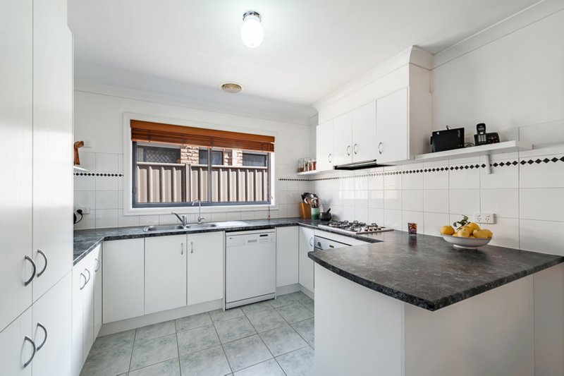 Photo - 38 Parramatta Walk, Craigieburn VIC 3064 - Image 2