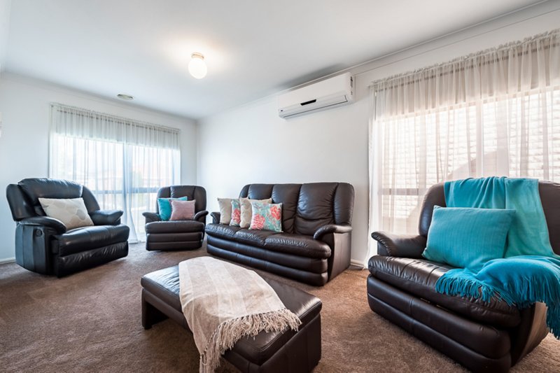 Photo - 38 Parramatta Walk, Craigieburn VIC 3064 - Image 4