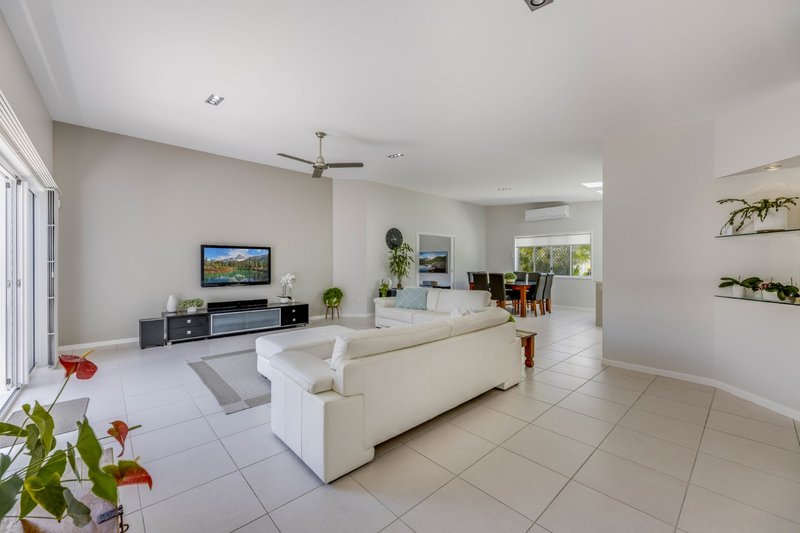 Photo - 38 Pembroke Avenue, Pelican Waters QLD 4551 - Image 14