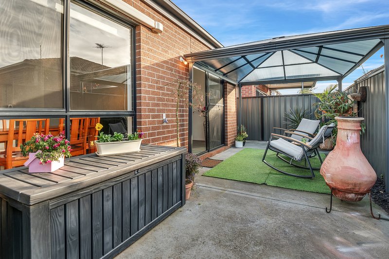 Photo - 38 Peppertree Parade, Craigieburn VIC 3064 - Image 14