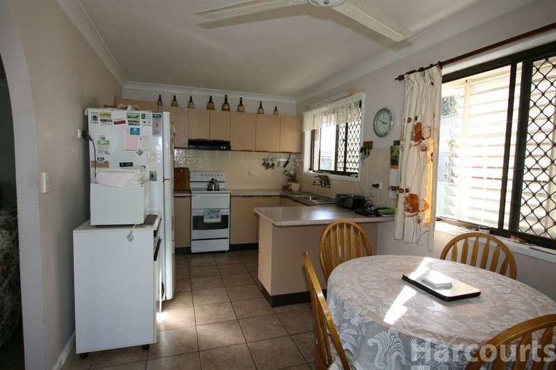 Photo - 38 Phoenix Ave , Bongaree QLD 4507 - Image 9