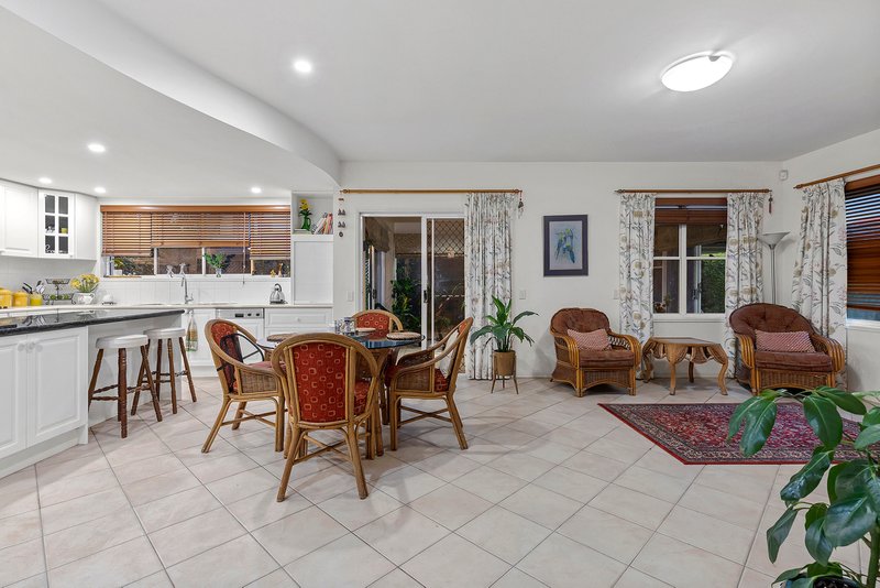 Photo - 38 Picasso Crescent, Carseldine QLD 4034 - Image 7