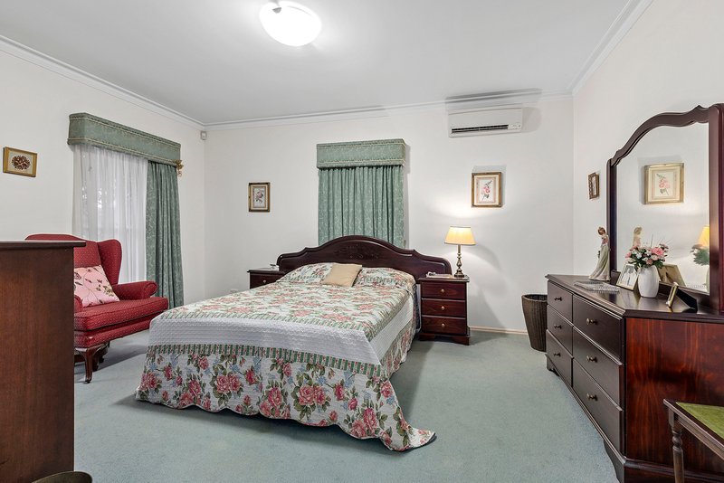 Photo - 38 Picasso Crescent, Carseldine QLD 4034 - Image 13