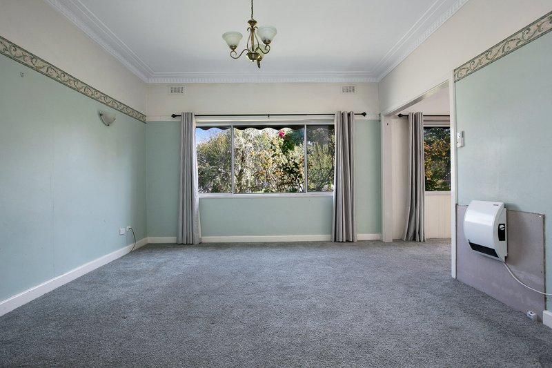 Photo - 38 Pine Street, Reservoir VIC 3073 - Image 3