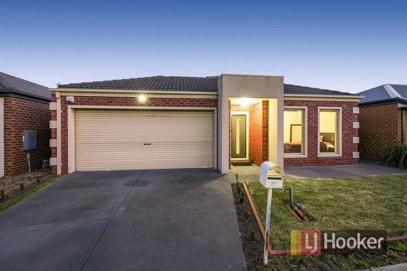 Photo - 38 Pomegranate Way, Pakenham VIC 3810 - Image 13